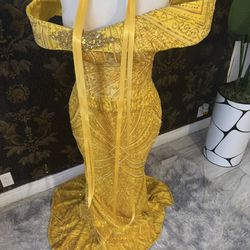 Yellow Prom Dress (Size M/L) – Elegant & Eye-Catching