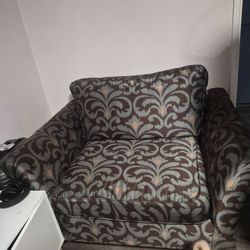 2 sofa y 2 mesas de centro