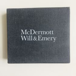 Vintage Charger Set designed for the famous McDermott, Will & Emery law firm members: * 4 different adapters, USB connector. * Works with different ki