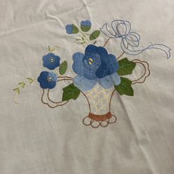 Vintage Floral Oval Tablecloth Thumbnail