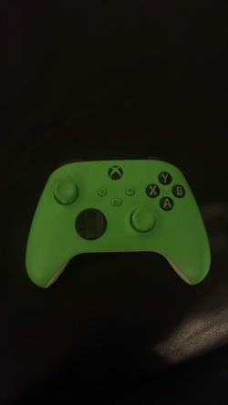 Green Xbox controller