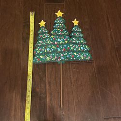 Christmas Tree Yard Decor (22in)