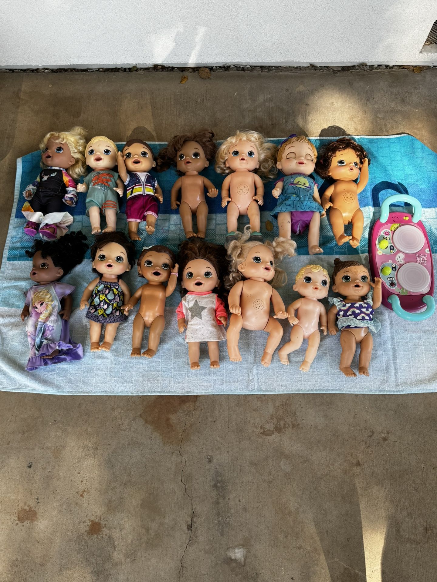 Baby Alive & American Girl - Lot
