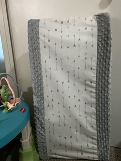 Baby changing pad munchkins brand