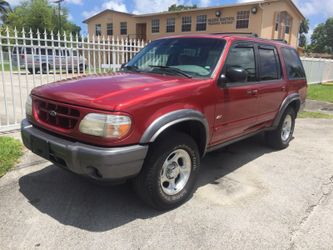 FORD EXPLORER XLT 4WD