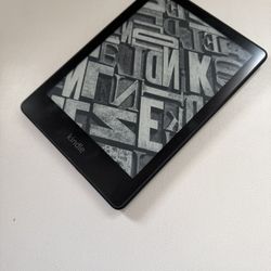 Amazon Kindle Paperwhite (11th Gen.) M2L3EK -  Wi-Fi - 6.8" eReader - Black