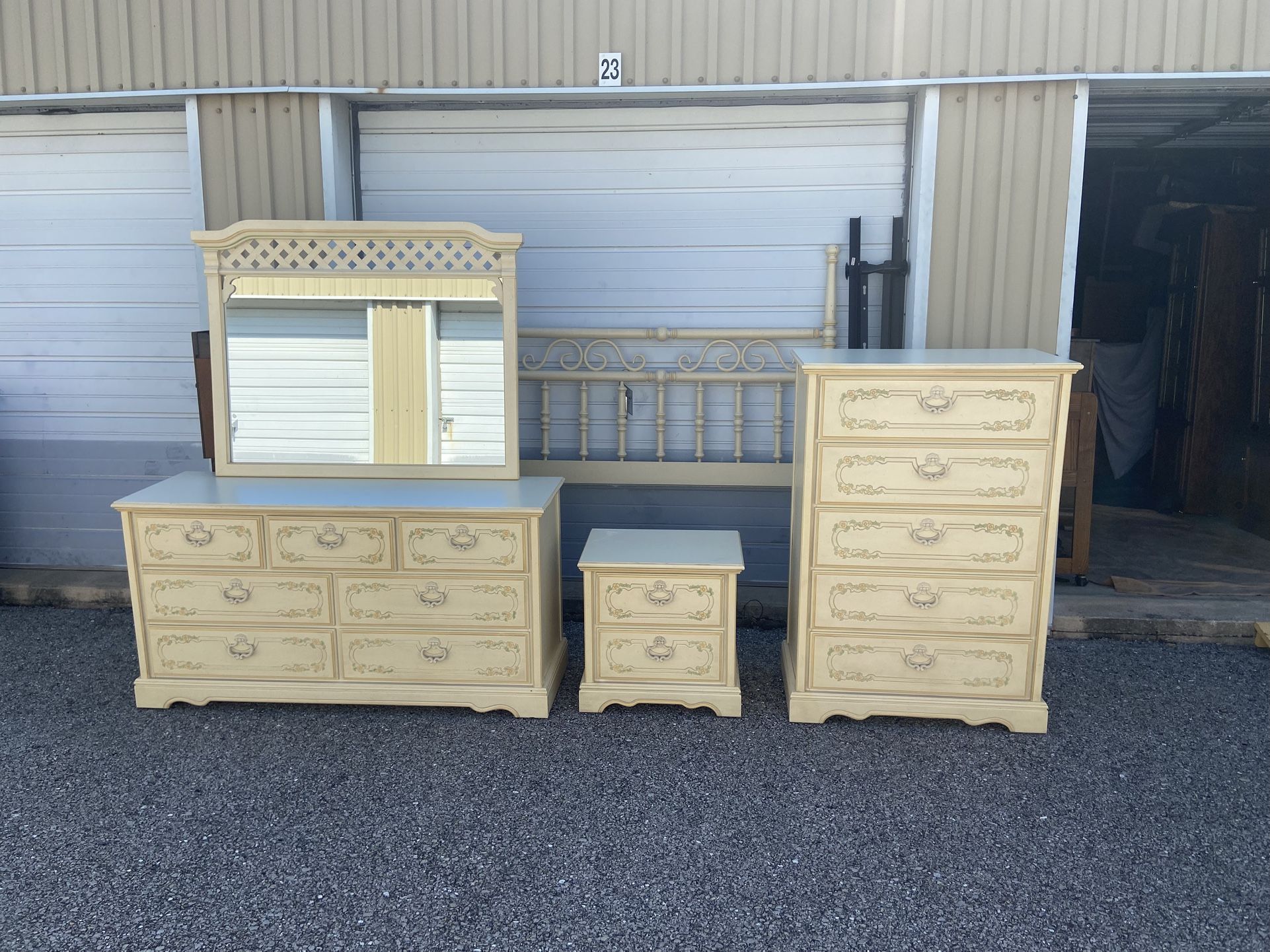 5 Pc Bedroom Set
