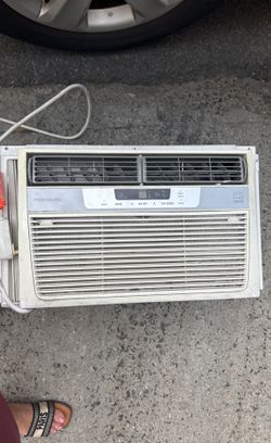 Frigidaire A/C 6,000 BTU