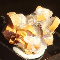 110.35ctw VANADINITE SPECIMEN BOX CRYSTAL STUNNING NATURAL 