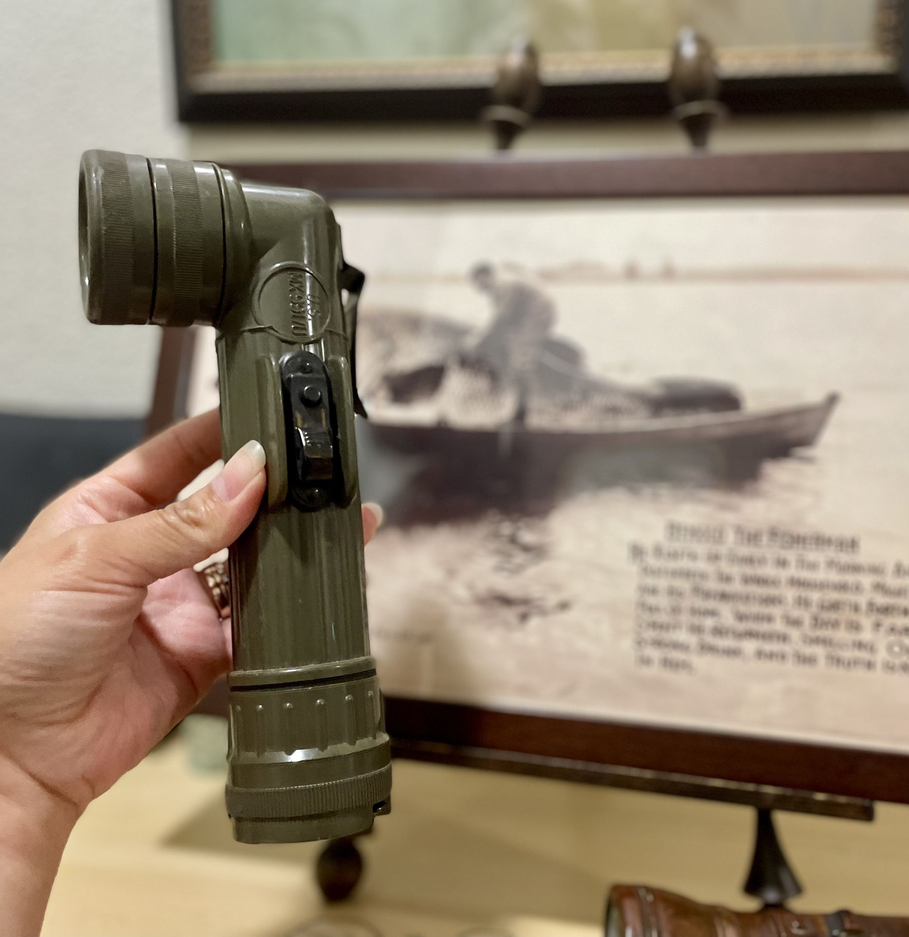 Vintage US Army USGI Fulton MX-991/U Angle Head Vietnam Era Green Flashlight With Colored Filters