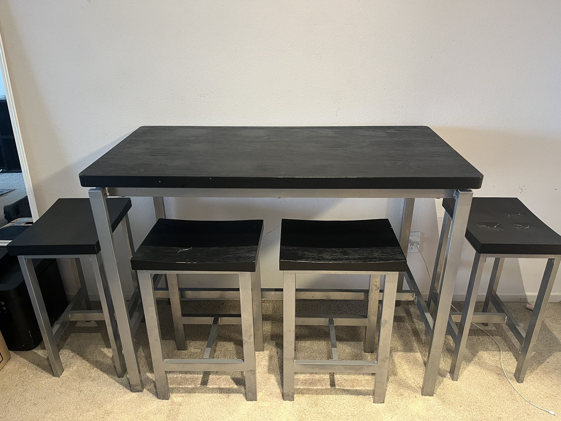 Dining Table + 4 Stools