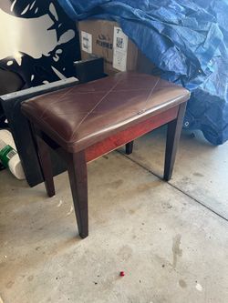Piano bench