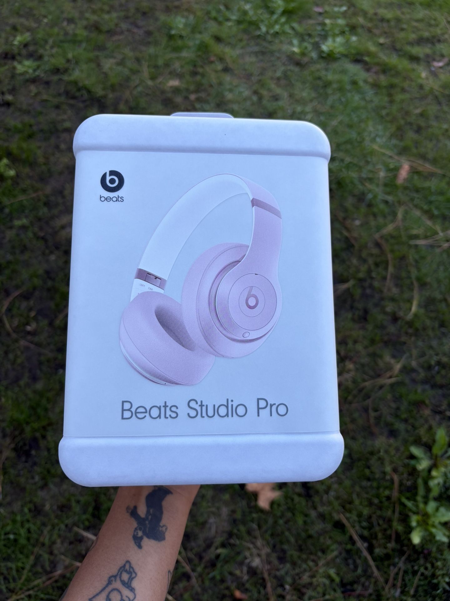 Beats Studio Pro Bluetooth Wirless Headphones ( NEW)