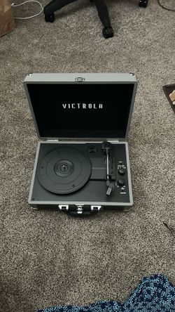 Victoria Record Player (LIKE BRAND NEW)