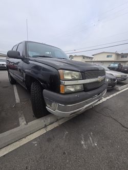 2004 CHEVY AVALANCH STRONG 