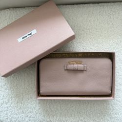 Miu miu pink wallet 100% authentic 