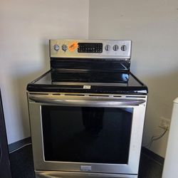 Brand: FRIGIDAIRE  Model: LGEF3045KFK color: Black, Stainless steel  Size: 30 Inch   