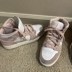 Size 4.5 Girls shoes