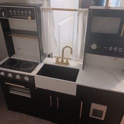 Play Kitchen