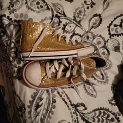 Size 10 Converse $5