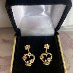 14K Heart dangle earring 