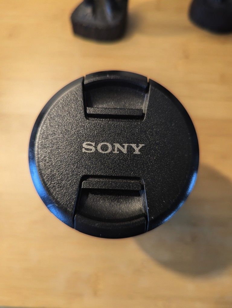 Sony SEL35F18 Prime Portrait Lense