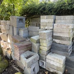 Concrete Blocks and Retaining Wall Pavestones