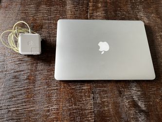 Apple MacBook Air 13-inch | IMMACULATE Shape + Low Battery Cycles