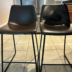 2 Island Stools With Back 