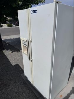 Free Refrigerator - French door