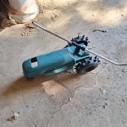 Water Sprinkler -- follows the hose