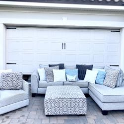 Gorgeous Rooms To go Sofas Set 