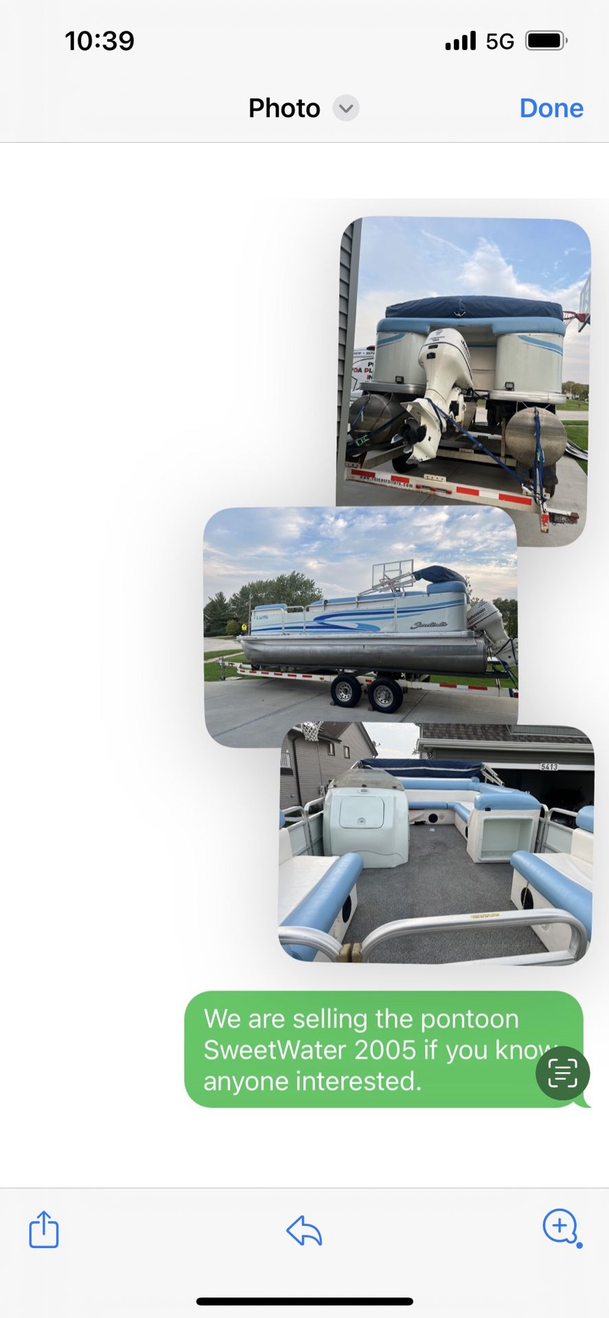 Pontoon boat