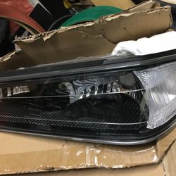 04 Gmc Canyons Headlight Parking Light 