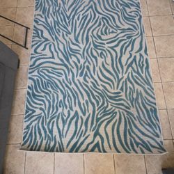 Medium Rug - 5'3"x7'5" Indoor/outdoor Japheth Rug By Ashley Furniture