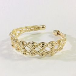 ITALIAN  14 K GOLD  PLATED  CHARM BRACELET  