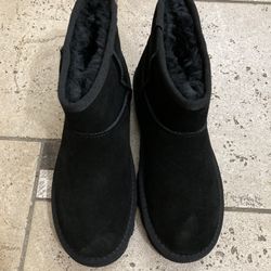 NWT Ladies Genuine Leather Boots Size 6