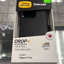 iPhone 15 Pro OtterBox Defender Case