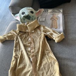 Halloween Costume Baby Yoda 