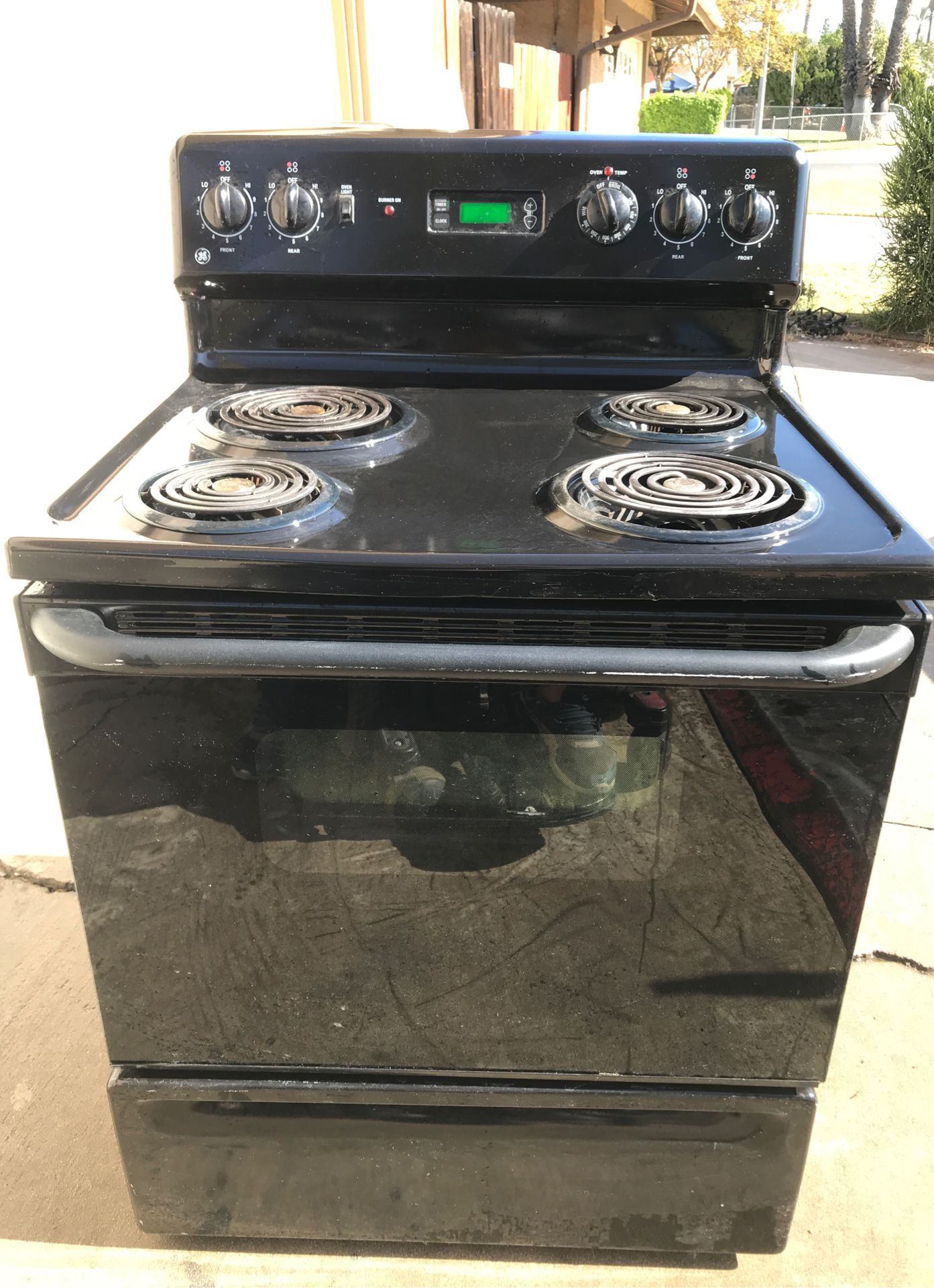 GE 30 inch electric stove oven for Sale in Riverside, CA OfferUp