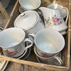 Tea Set/Cups