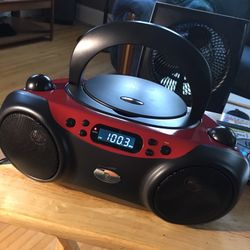 Bluetooth red/black am/fm/cd radio