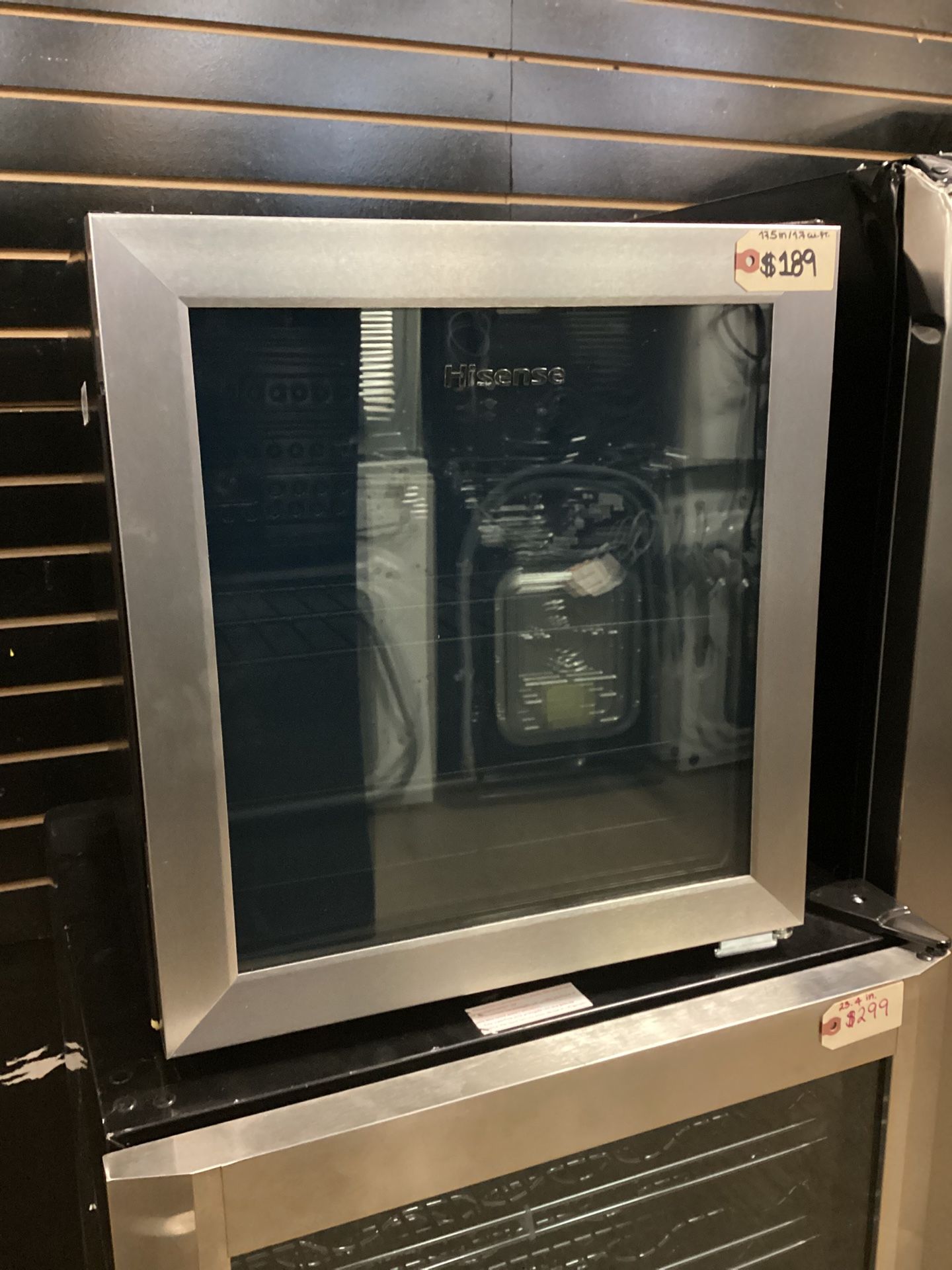 Hisense 17.5 in. 1.7 cu.ft. Mini Fridge 