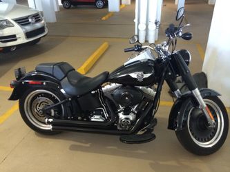 Harley Davidson FatBoy Lo (2011) - 7,200 miles