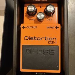 BOSS DISTORTION PEDAL