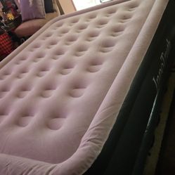 InnoTruth Air Mattress Queen with Built in Pump, Inflatable Mattress Blow up Mattress, Family Choice Award Winner, 18" Colchones Inflables Foldable