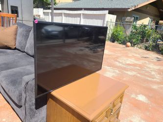 Vizio flat-screen TV - Must PickUp