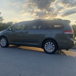 2014 Toyota Sienna