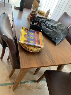 Wooden and leather Really nice dining room set