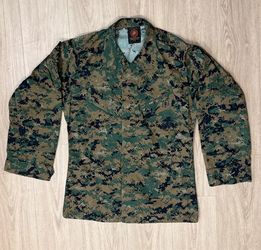 Full set of USMC Woodland MARPAT Camouflage Utilities  (Small Regular)